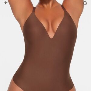 SKIMS PUSH UP THONG BODYSUIT NWT